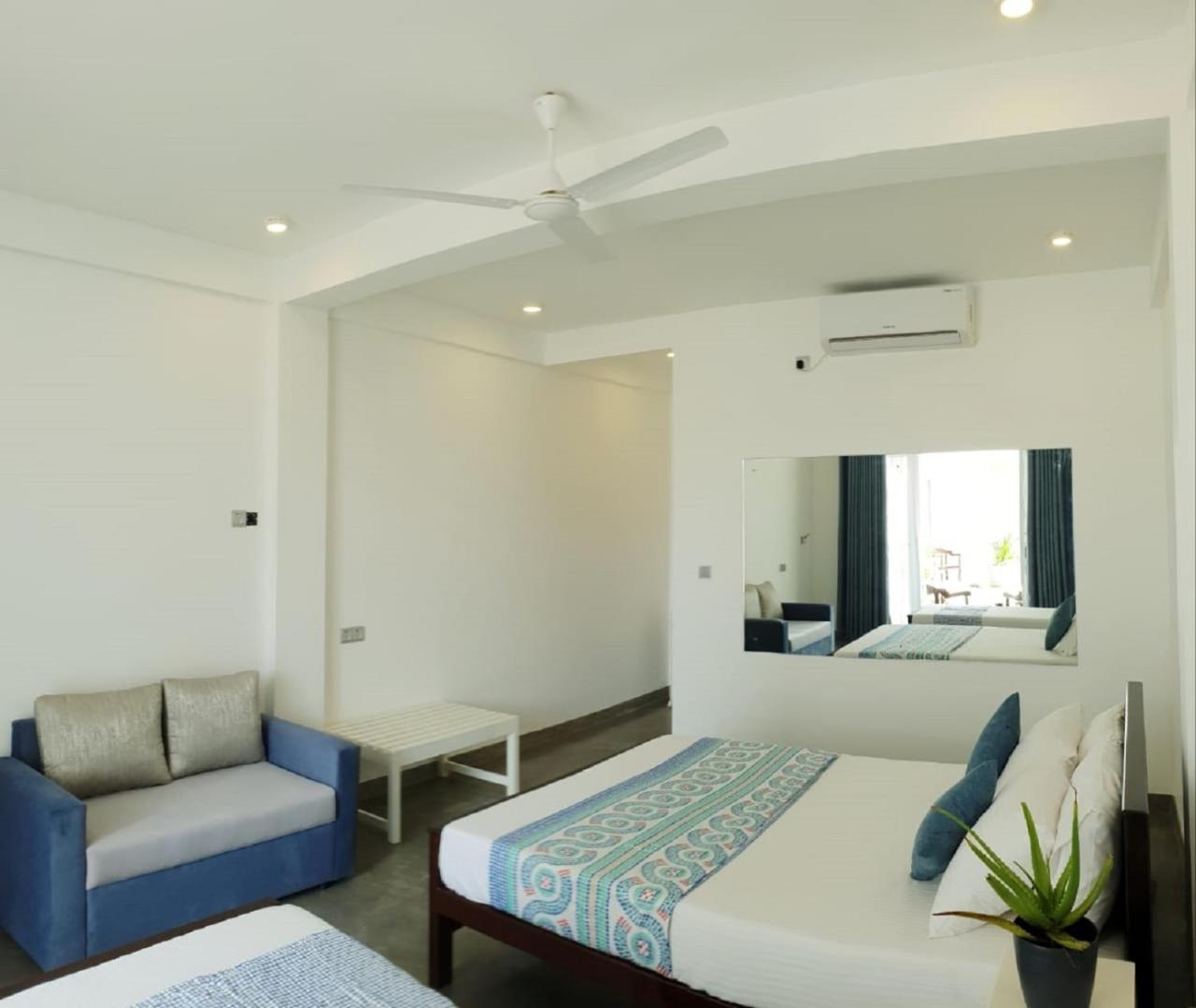 Hotel Blue Note Hikkaduwa Exterior photo