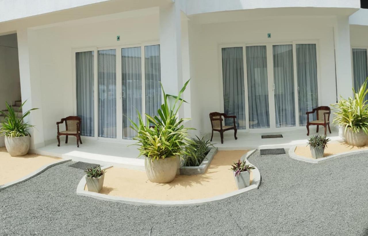 Hotel Blue Note Hikkaduwa Exterior photo
