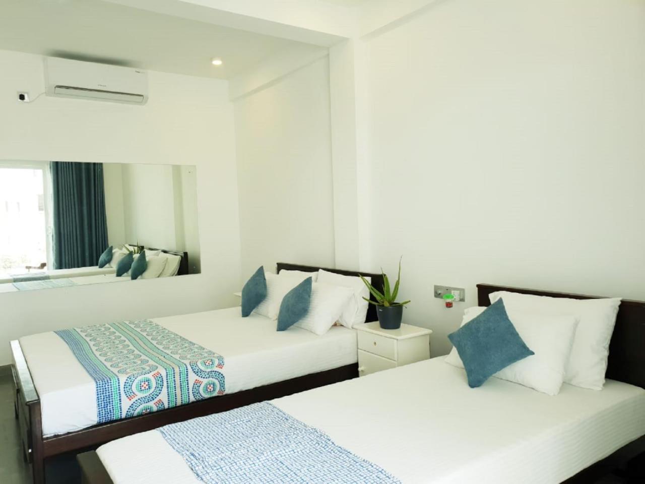 Hotel Blue Note Hikkaduwa Exterior photo