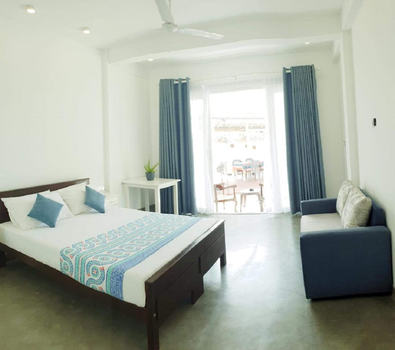 Hotel Blue Note Hikkaduwa Exterior photo