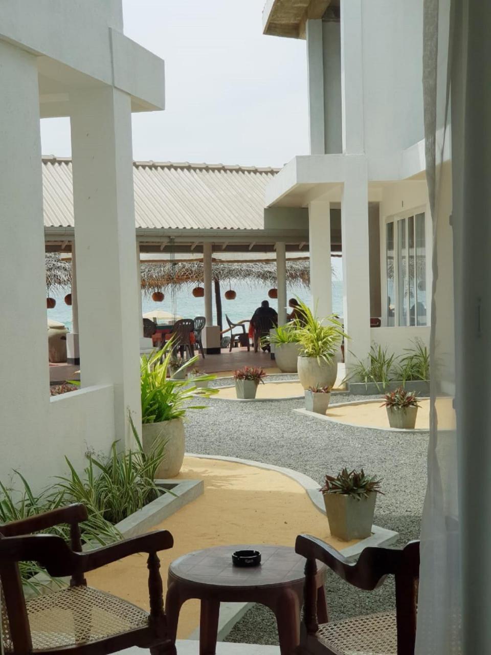 Hotel Blue Note Hikkaduwa Exterior photo