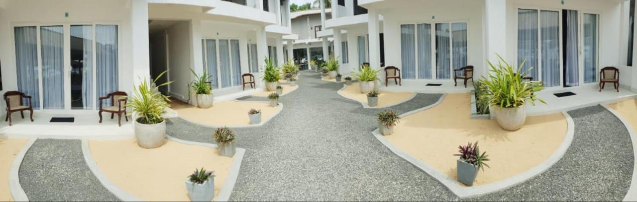 Hotel Blue Note Hikkaduwa Exterior photo